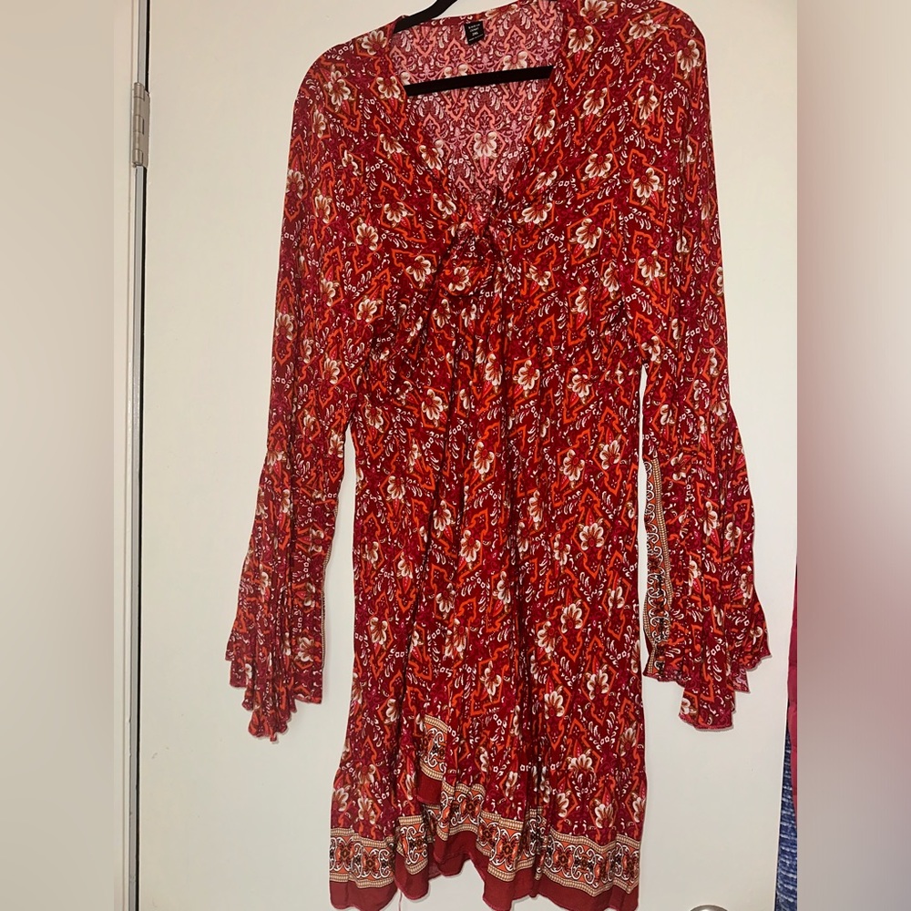plus size tie- front flare sleeve dress